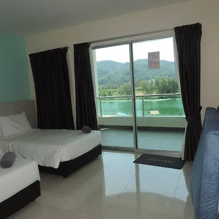 Marina Island Seaview Homestay Lumut Exterior photo