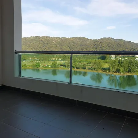 Marina Island Seaview Homestay Lumut Exterior photo
